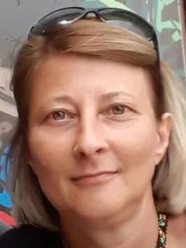 Dragos-Gelencsér Hajnal profilképe