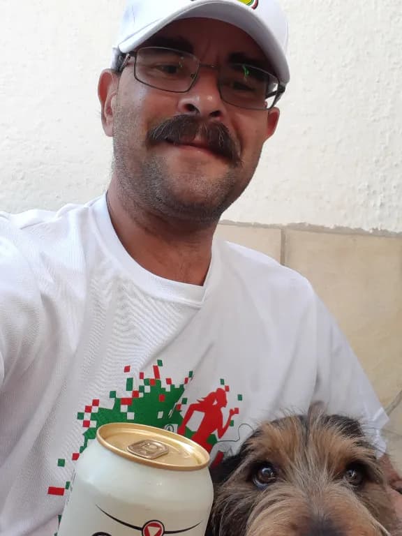 Veréb András Lajos profilképe