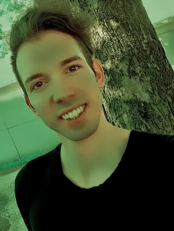 Marton Ámin profilképe