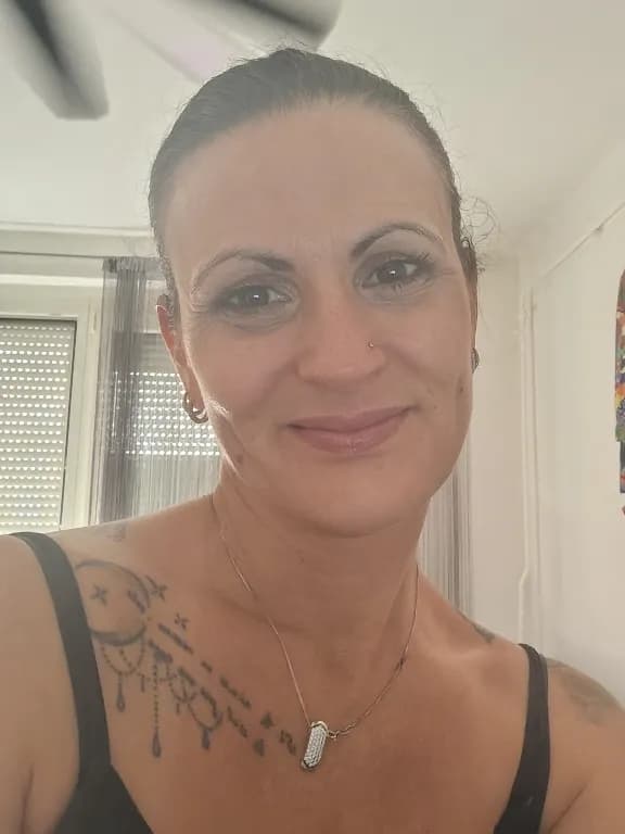 Pálóczi-Horváth Eszter profilképe