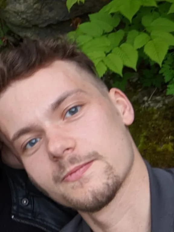 Legány Barnabás profilképe