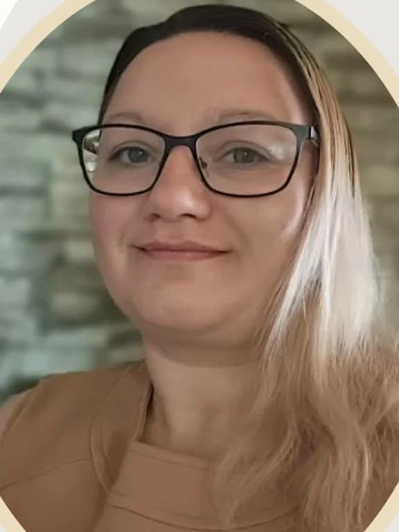 Poczai Olga profilképe