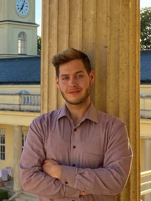 László profilképe